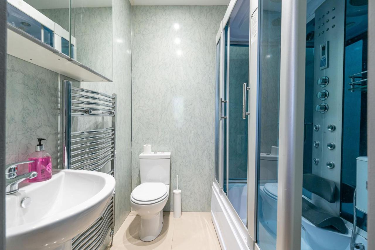 Luxury Five Bedroom Deluxe Duplex I Centre I Fountainpark Appartement *