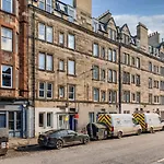 Luxury Five Bedroom Deluxe Duplex Apartment I City Centre Edinburgh I Fountainpark